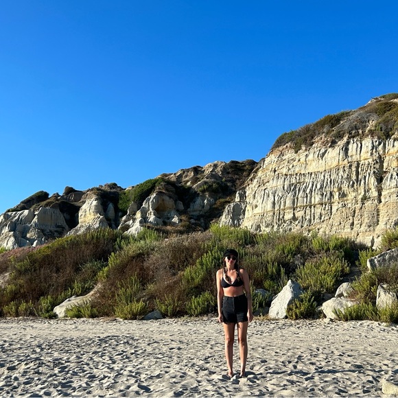 Meet your Posher, Taylor - Picture 1 of 1